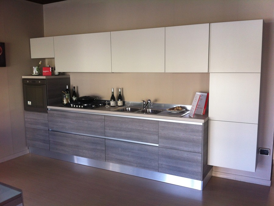 Cucina liberamente in decorativo, laccato opaco rovere, tortora ...